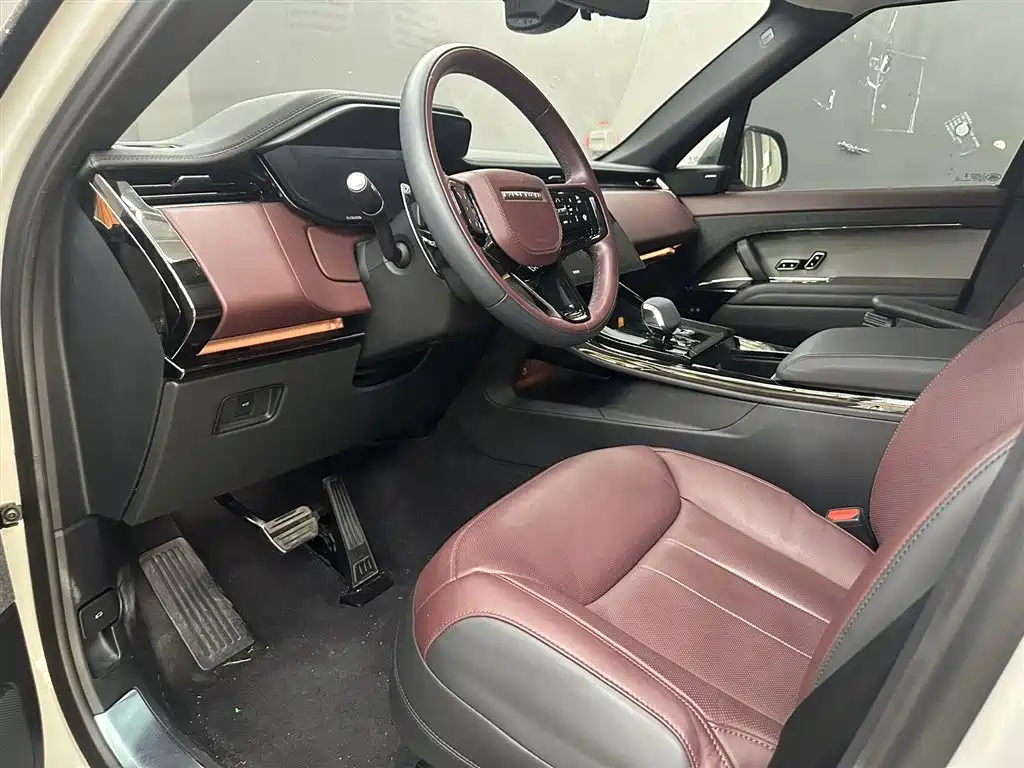 Land Rover Range Rover Sport 2024 400PS Dynamic SE фото 4