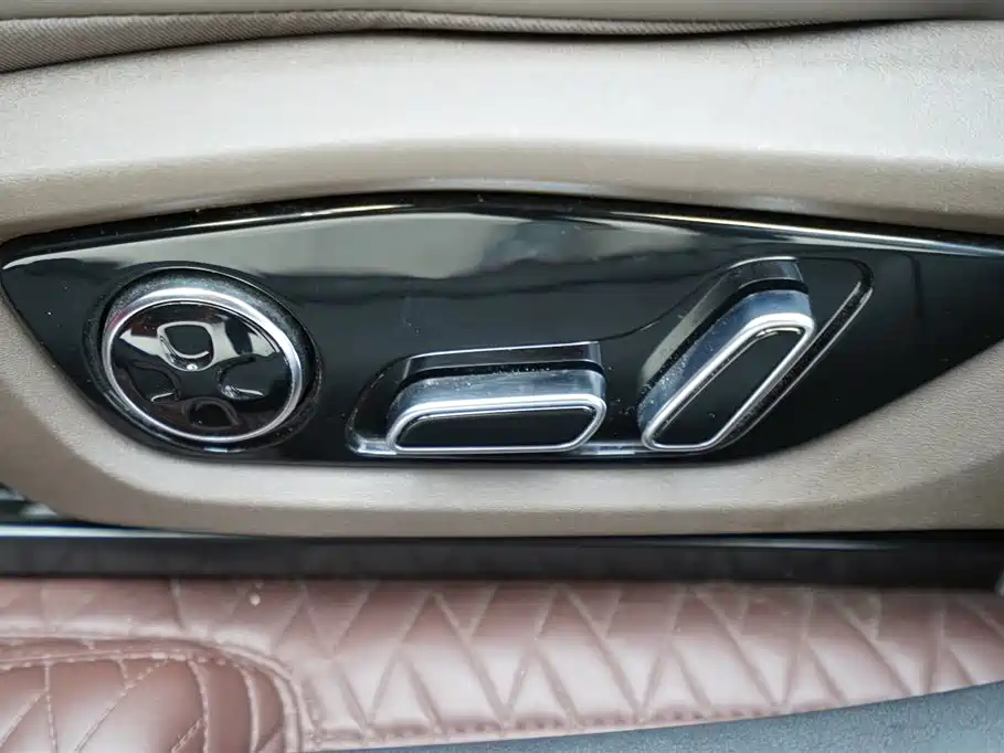 BYD Han 2022 DM-i 121KM Premium фото 6