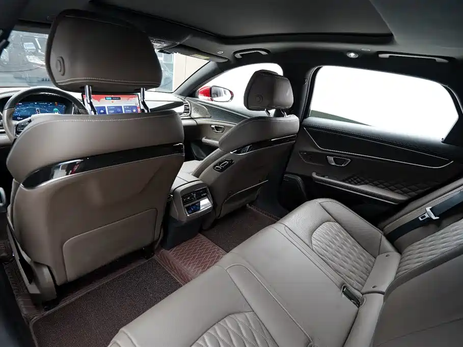 BYD Han 2022 DM-i 121KM Premium фото 12