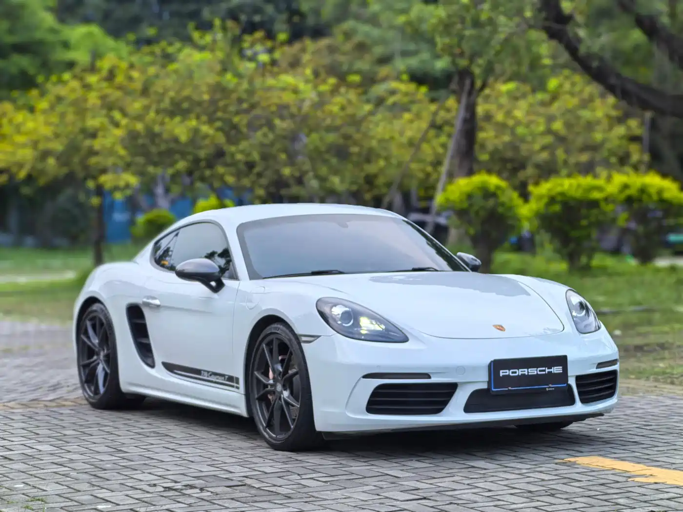 Porsche 718 2019 Cayman T 2.0T фото 4