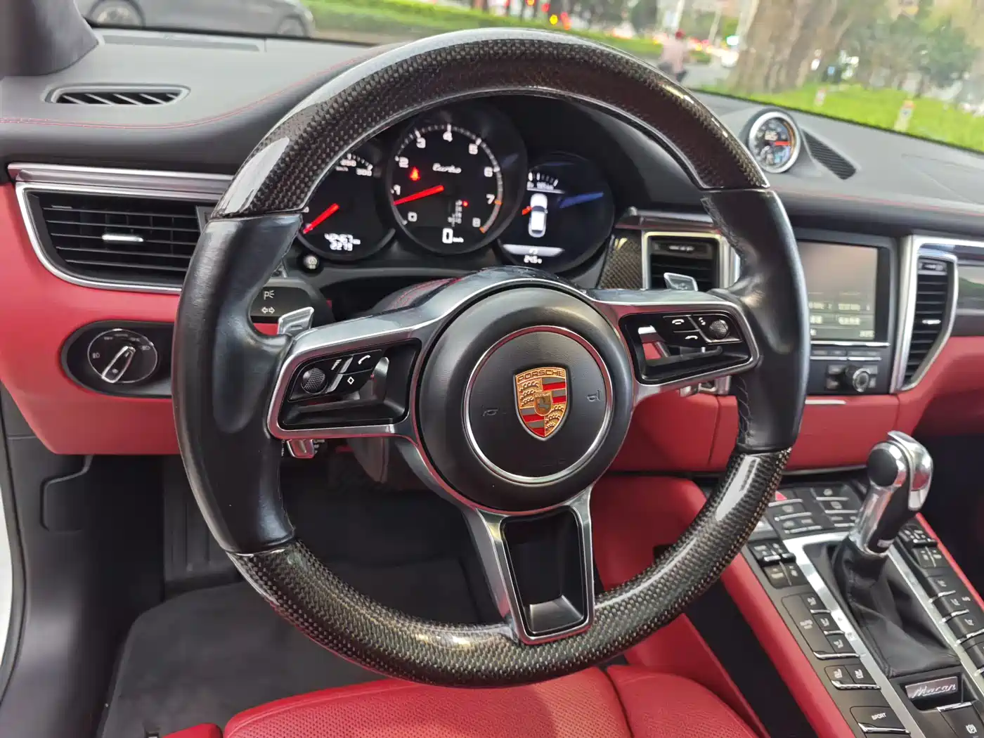 Porsche Macan 2016 Macan Turbo 3.6T фото 16