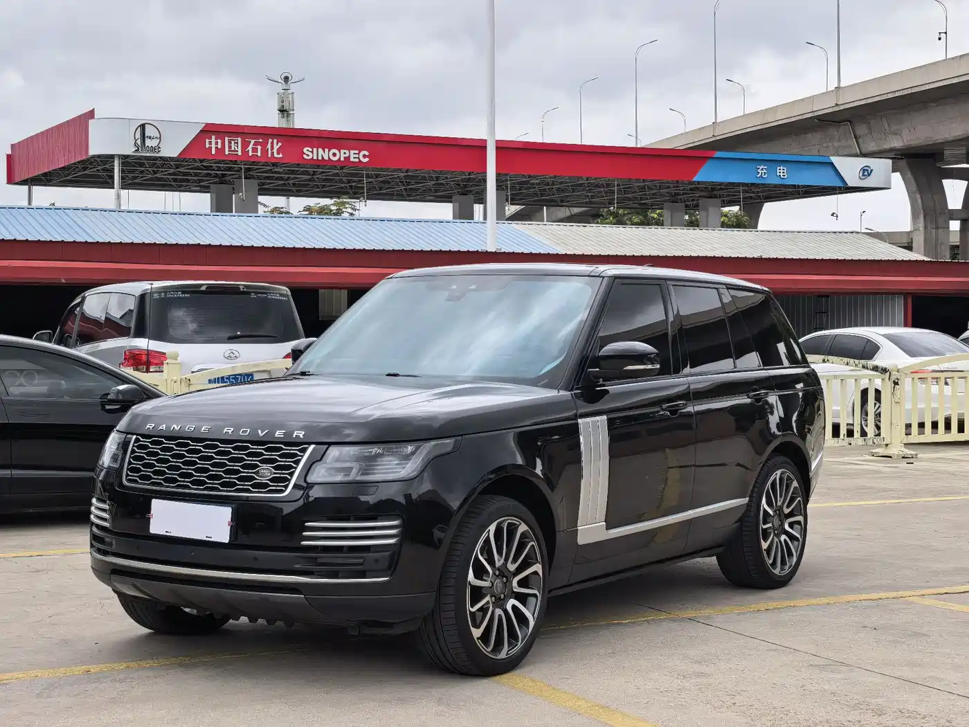 Land Rover Range Rover 2021 3.0 L6 Heritage Edition