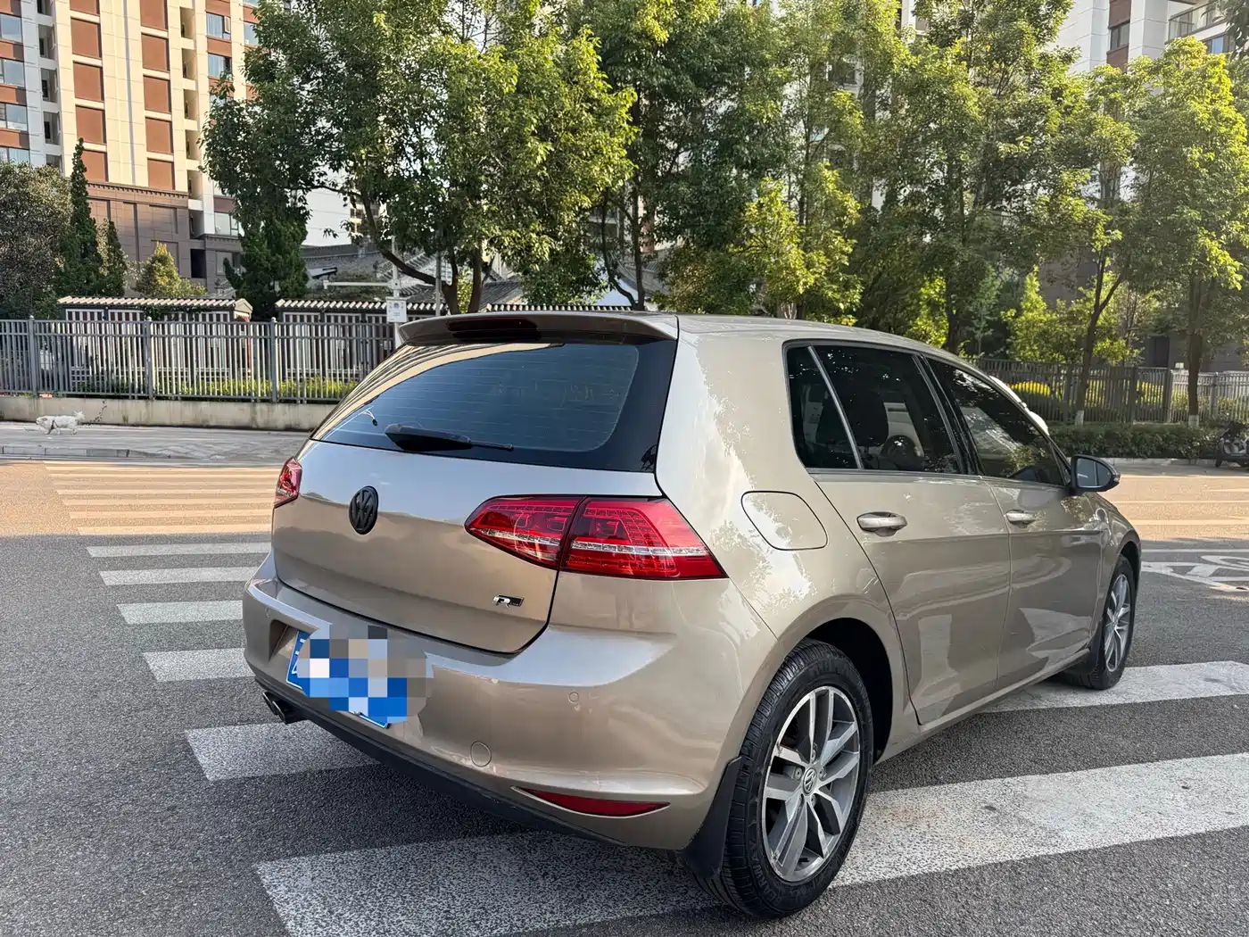 Photo 4 - Volkswagen Golf