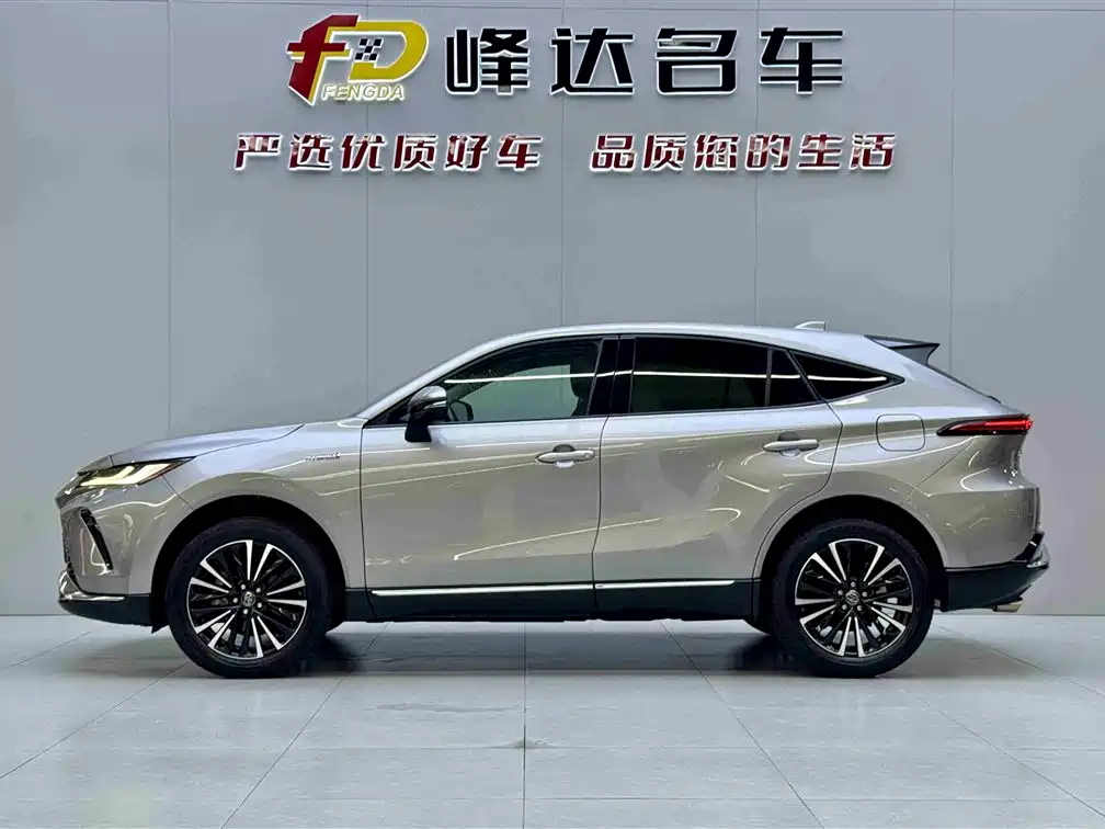 Toyota Venza 2022 Dual Engine 2.5L CVT 2WD Premium фото 4
