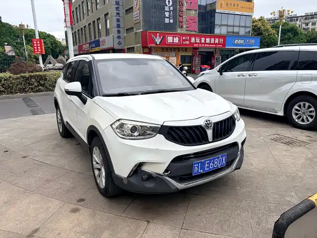 Zhonghua Zhonghua V3 2015 1.5L Manual Comfort Model