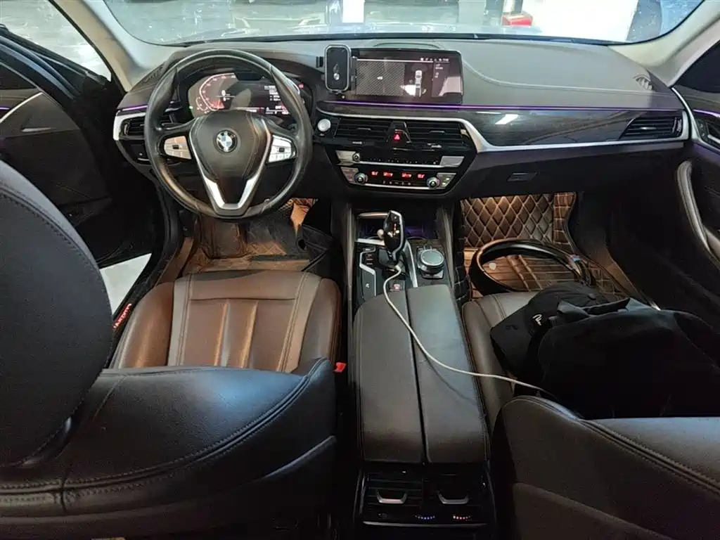 BMW 5 Series 2020 525Li Luxury Package фото 10