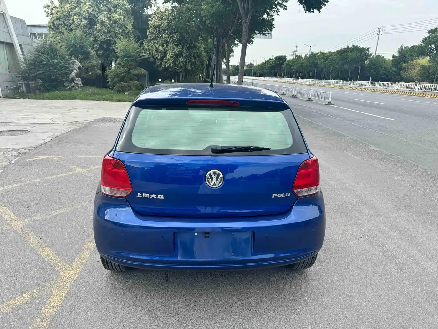 Volkswagen Polo 2011 1.4L Automatic Style Edition фото 4