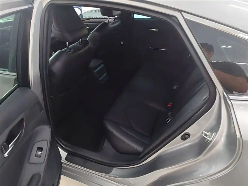 Toyota Avalon 2021 2.5L Luxury Edition фото 24