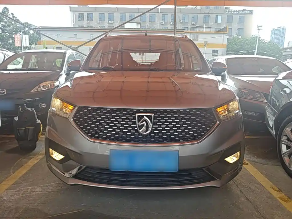 Фото 3 - Baojun 360
