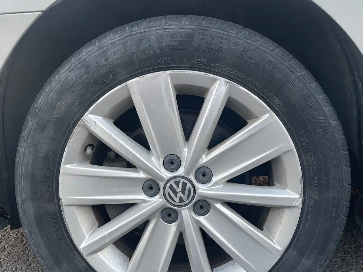 Volkswagen Jetta 2015 1.4L Manual Comfort фото 15