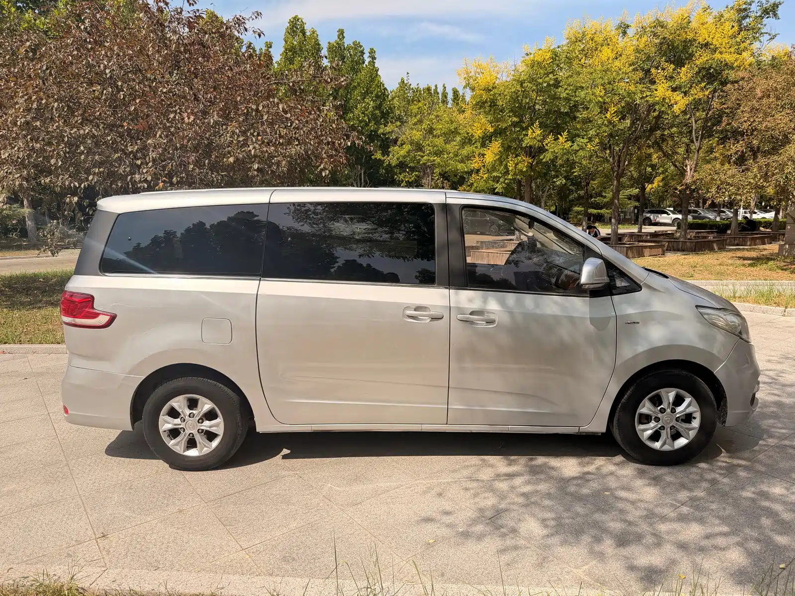 Фото 7 - Maxus G10