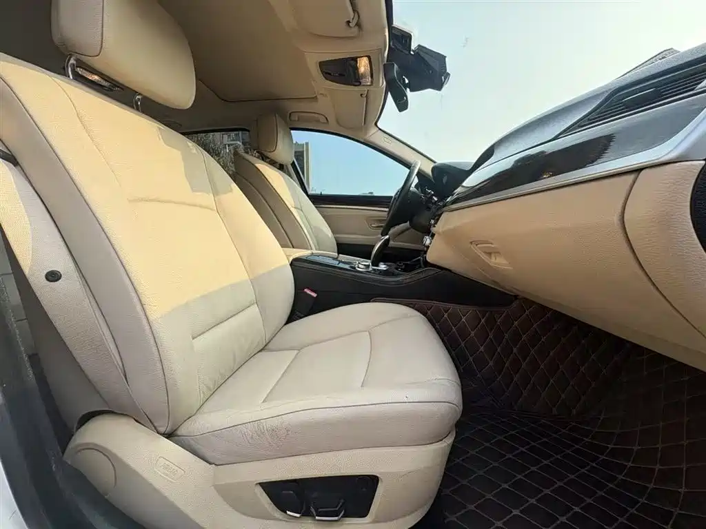 BMW 5 Series 2013 530Li Luxury фото 7