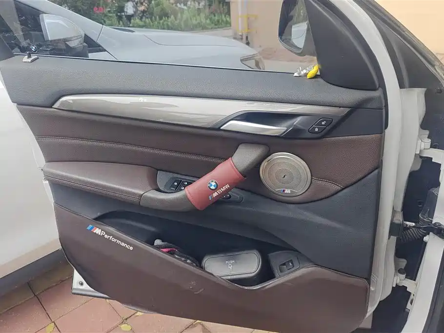 BMW X1 2019 sDrive18Li Premium Model фото 6