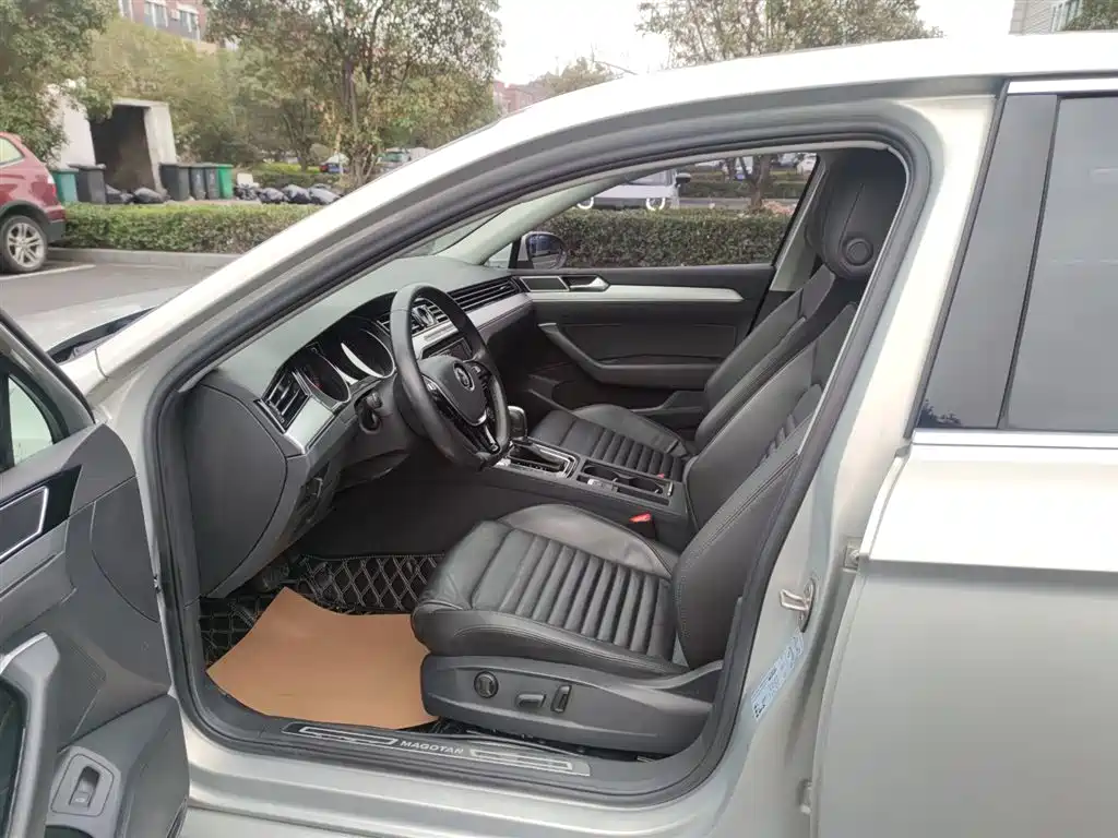 Volkswagen Magotan 2018 330TSI DSG Leading фото 4
