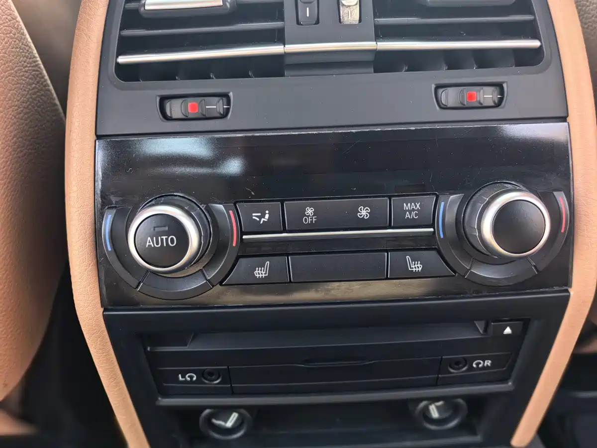 BMW 7 Series 2013 Model 740Li Leading фото 21