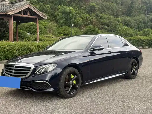 MERCEDES-BENZ E CLASS