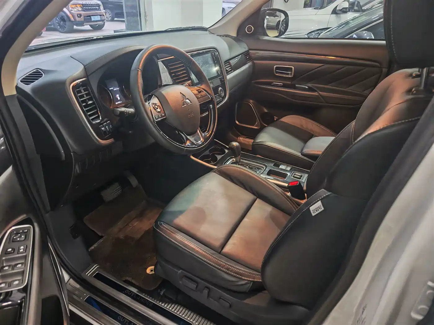 Mitsubishi Outlander 2021 2020 2.0L 2WD Premium 5-seater