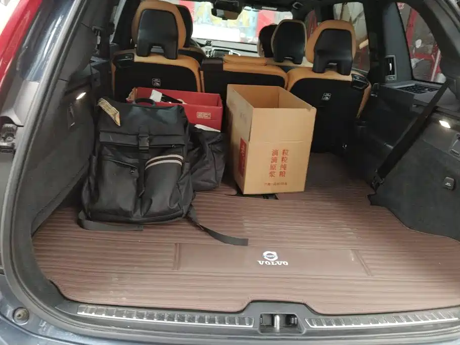 Photo 4 - Volvo XC90