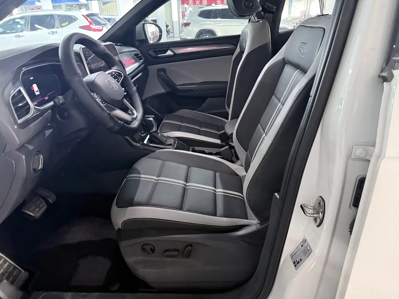 Volkswagen T-ROC 2023 300TSI DSG 2WD Dawn Edition фото 8