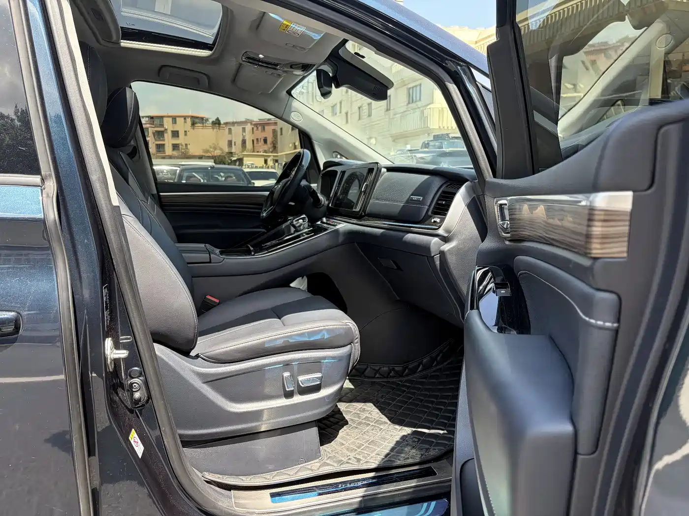 GAC Trumpchi Trumpchi M8 2021 Leading Show Series 390T Ultimate Edition фото 8