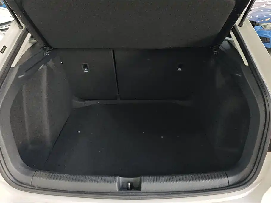 Volkswagen Lavida 2018 Hatchback 200TSI DSG Comfort Edition China V фото 4