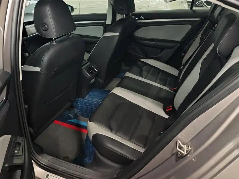 Volkswagen Bora 2023 300TSI DSG Premium Edition фото 10