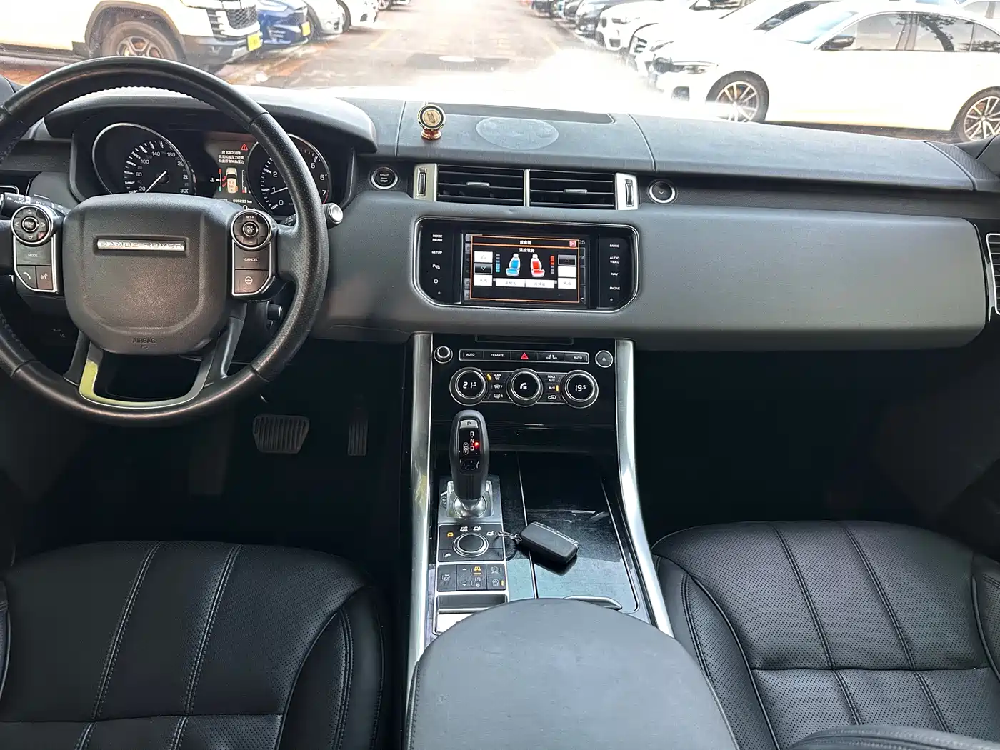 Land Rover Range Rover Sport 2016 Model 3.0 SC V6 HSE фото 13