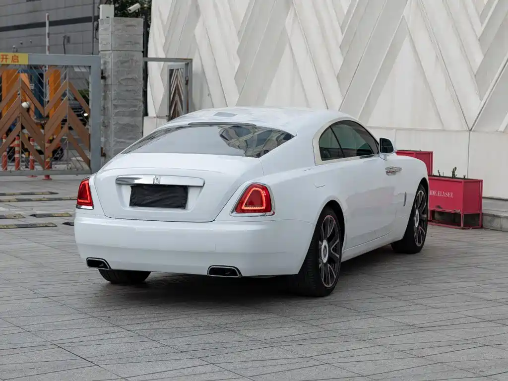 Фото 4 - Rolls-Royce Wraith