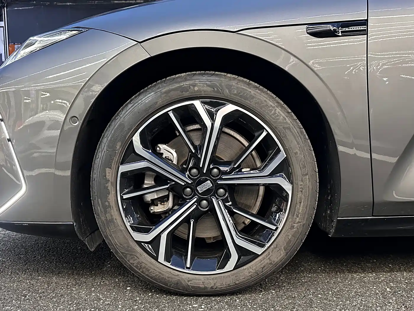 Geely Galaxy Galaxy E8 2025 700km Long Voyage Smart Drive Edition фото 15