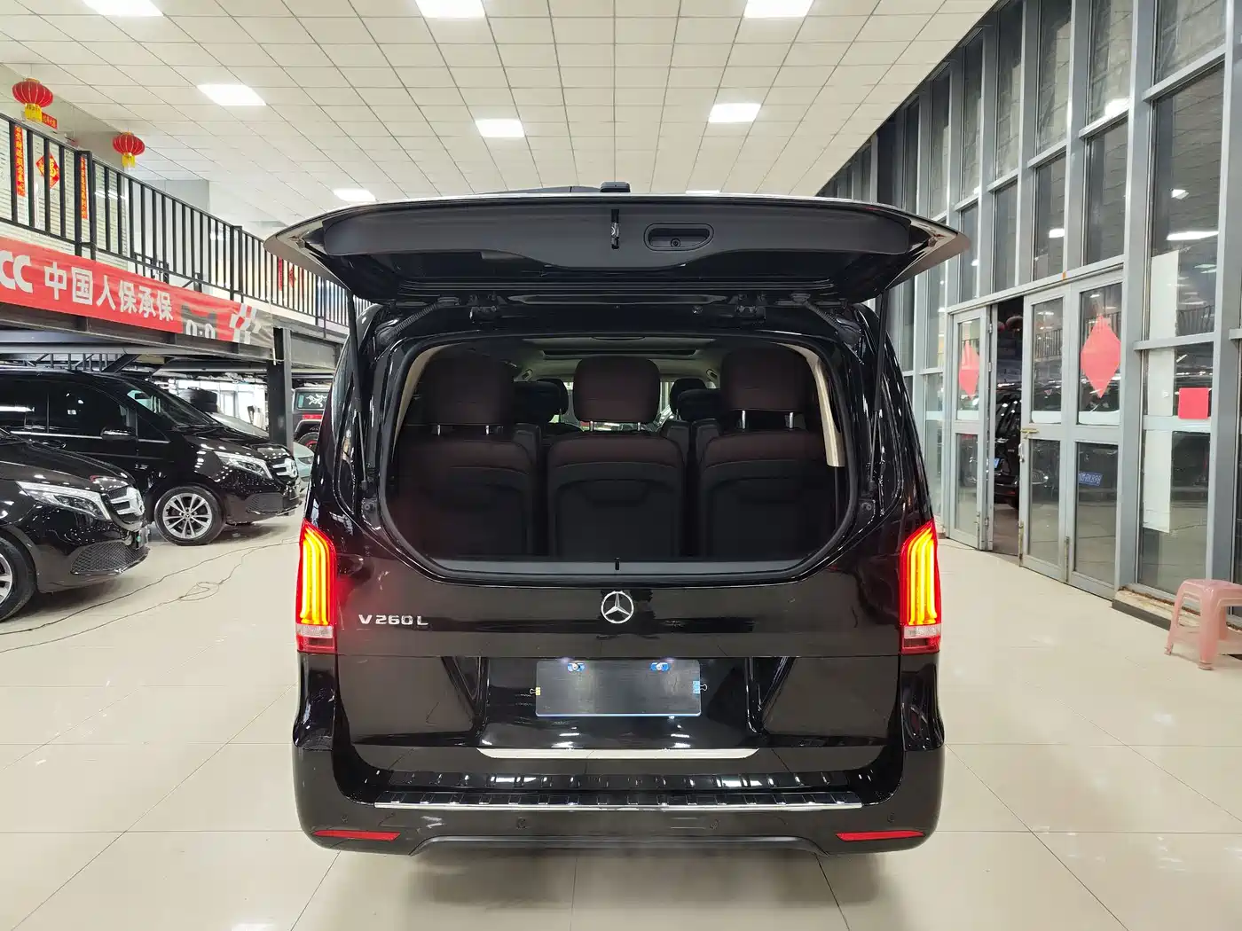 Mercedes-Benz V-Class 2022 V 260 L Long Wheelbase Luxury Edition фото 31