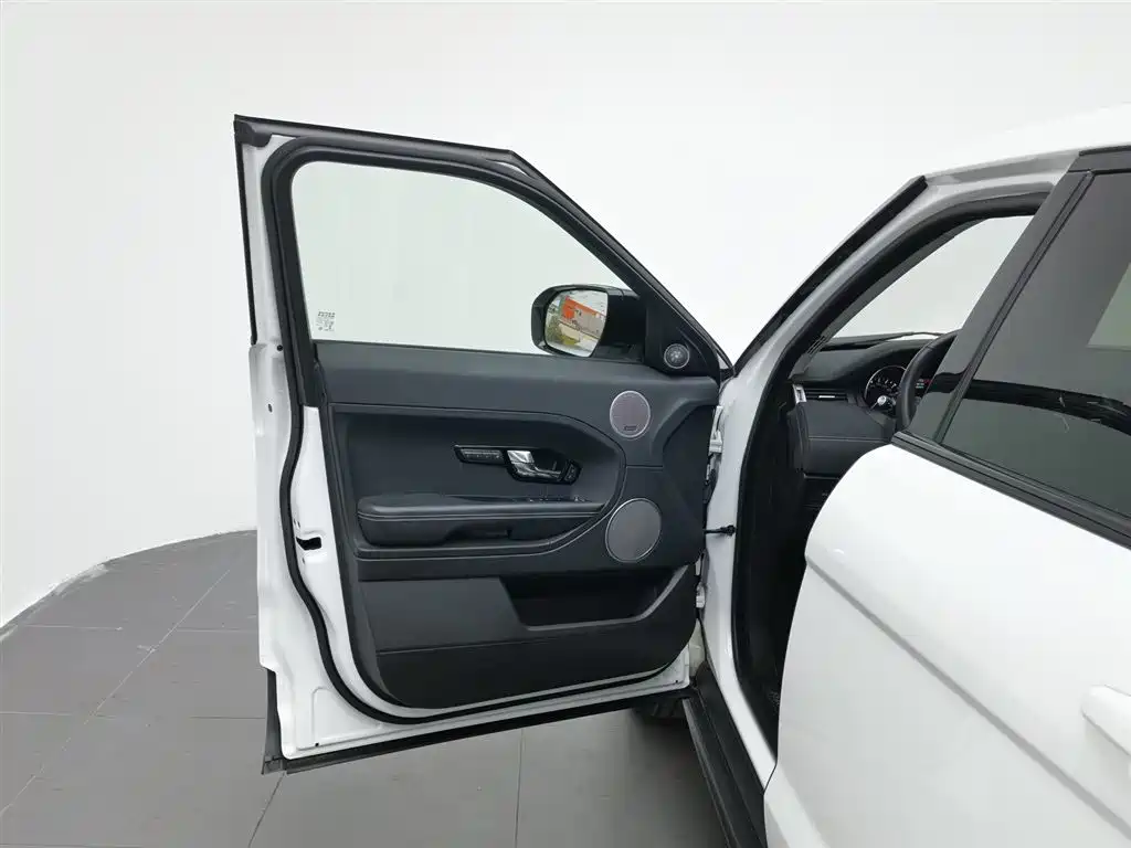 Land Rover Range Rover Evoque (Import) 2013 2.0T 5-door Dynamic Edition фото 8