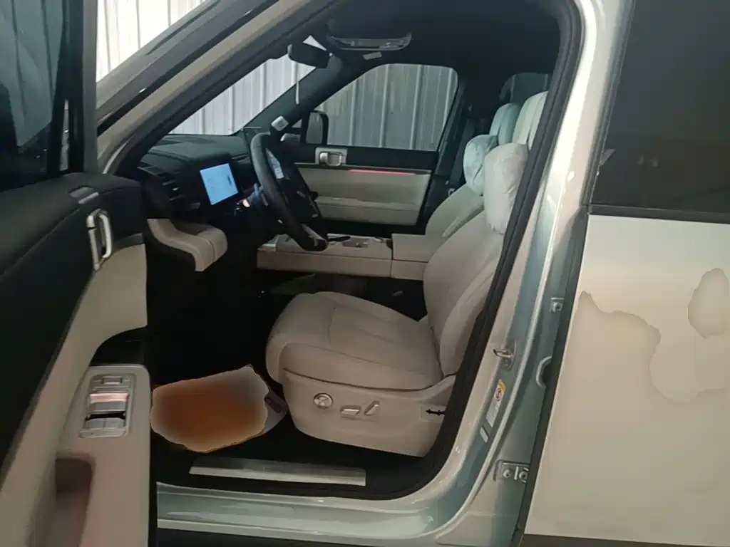 Fang Cheng Bao Titanium 7 2025 2025 200KM Front-Wheel Drive Max Edition
