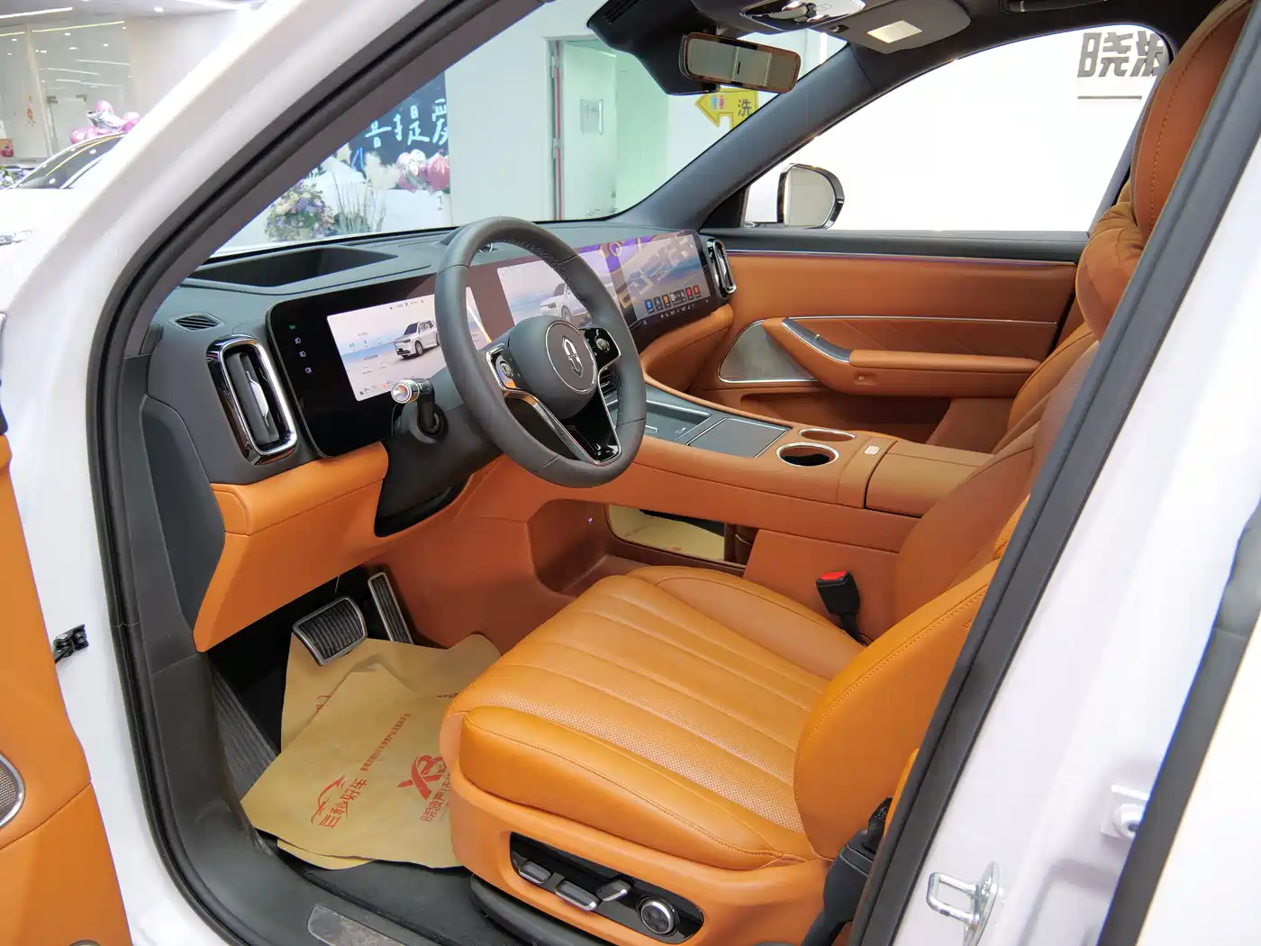 AITO Wenjie AITO M8 2025 Model Extended Range Max Edition 37kWh 6-Seater фото 13