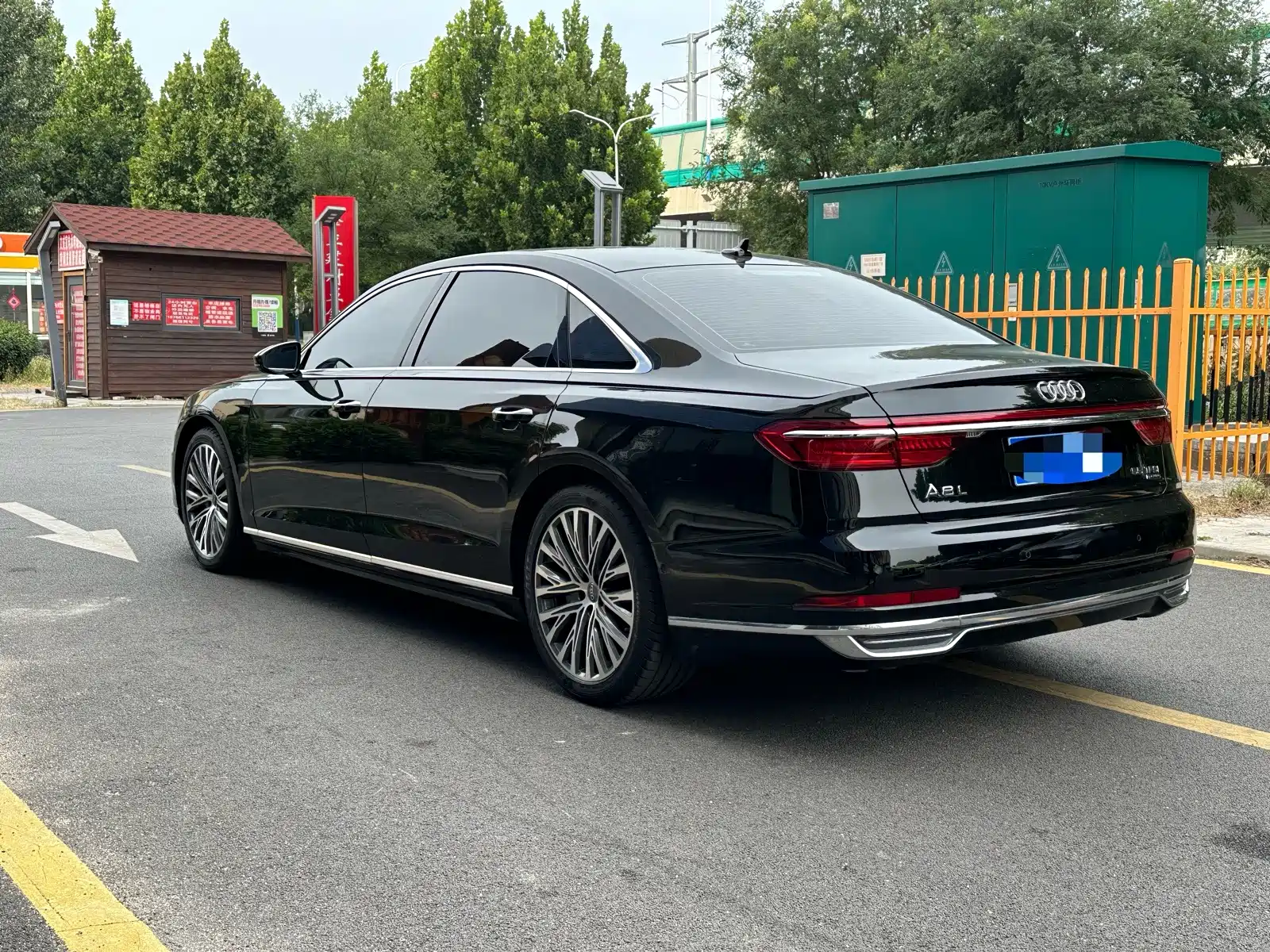 Фото 6 - Audi A8