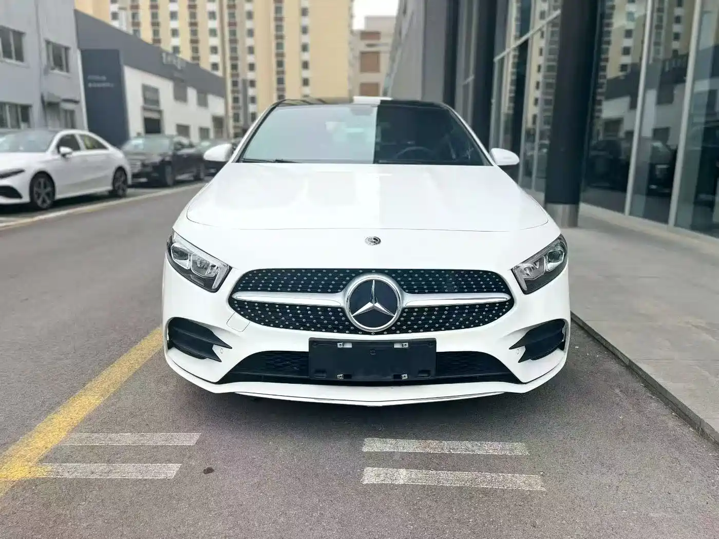 Mercedes-Benz A-Class 2019 A 200 L Sport Sedan фото 2