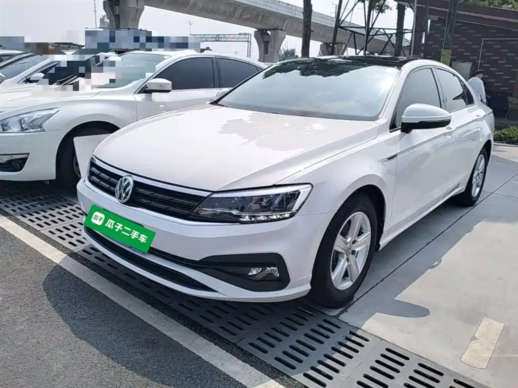 VOLKSWAGEN LINGDU