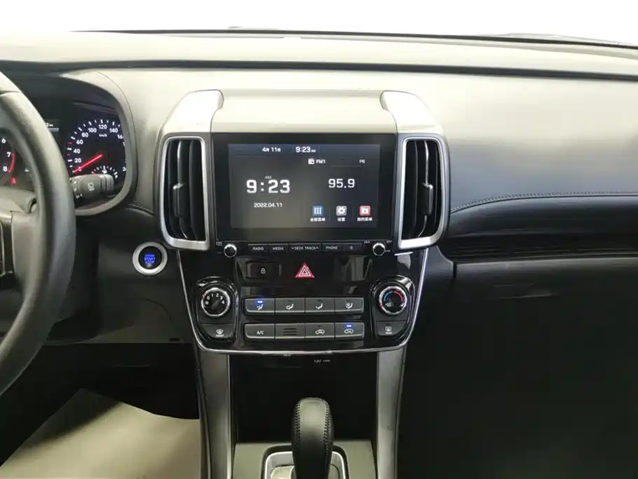 Hyundai Beijing Hyundai ix35 2019 2.0L Automatic 2WD Zhiyong·Smooth Enjoy China VI фото 13