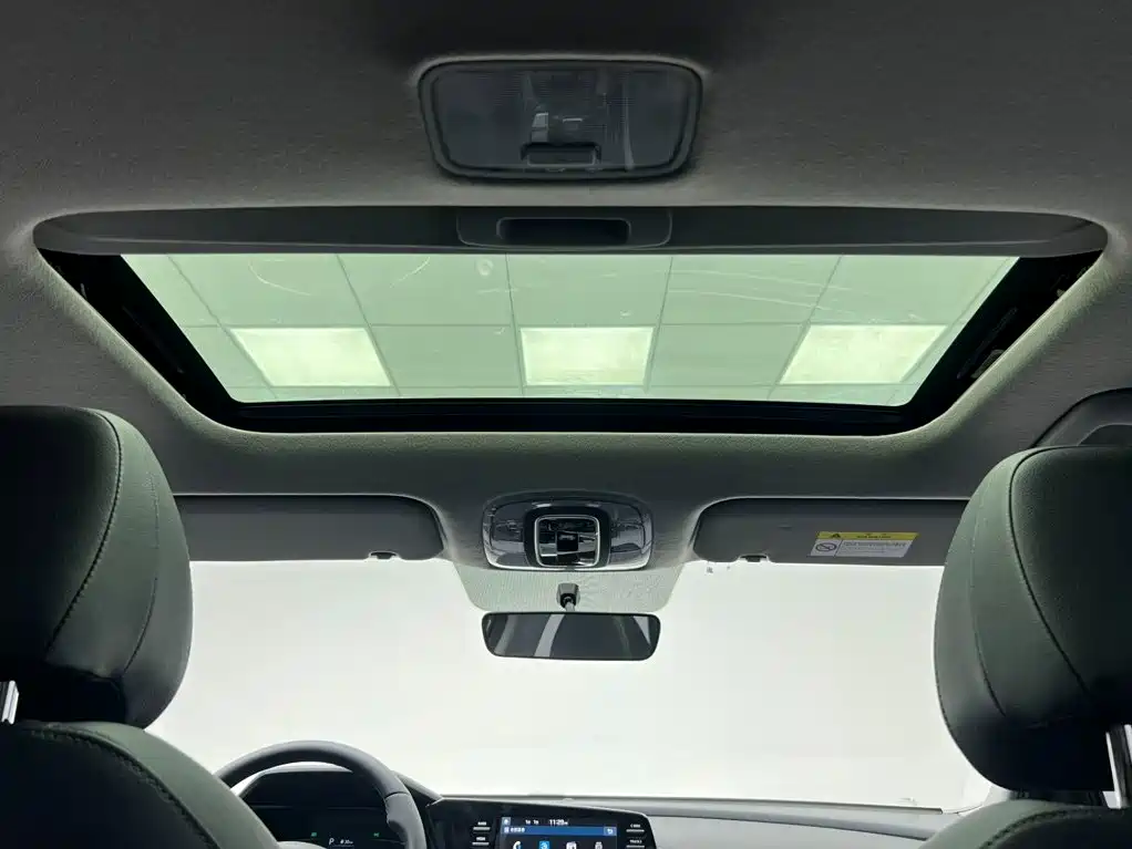 Photo 21 - Hyundai Elantra