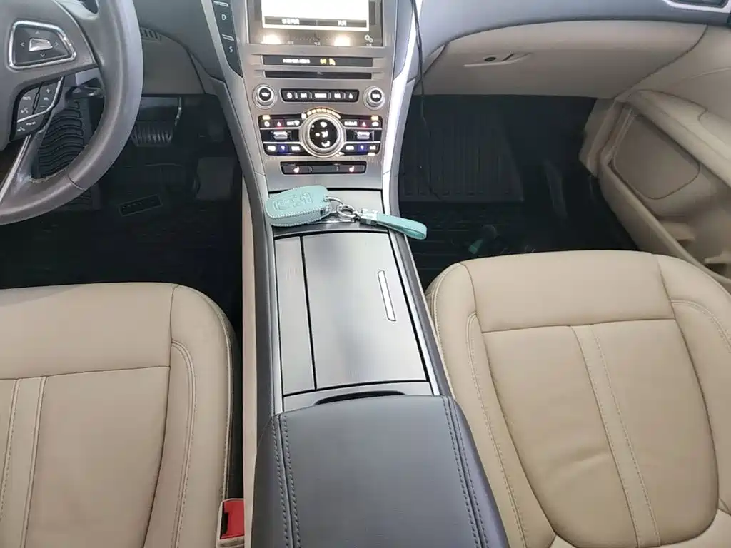 Photo 14 - Lincoln MKZ
