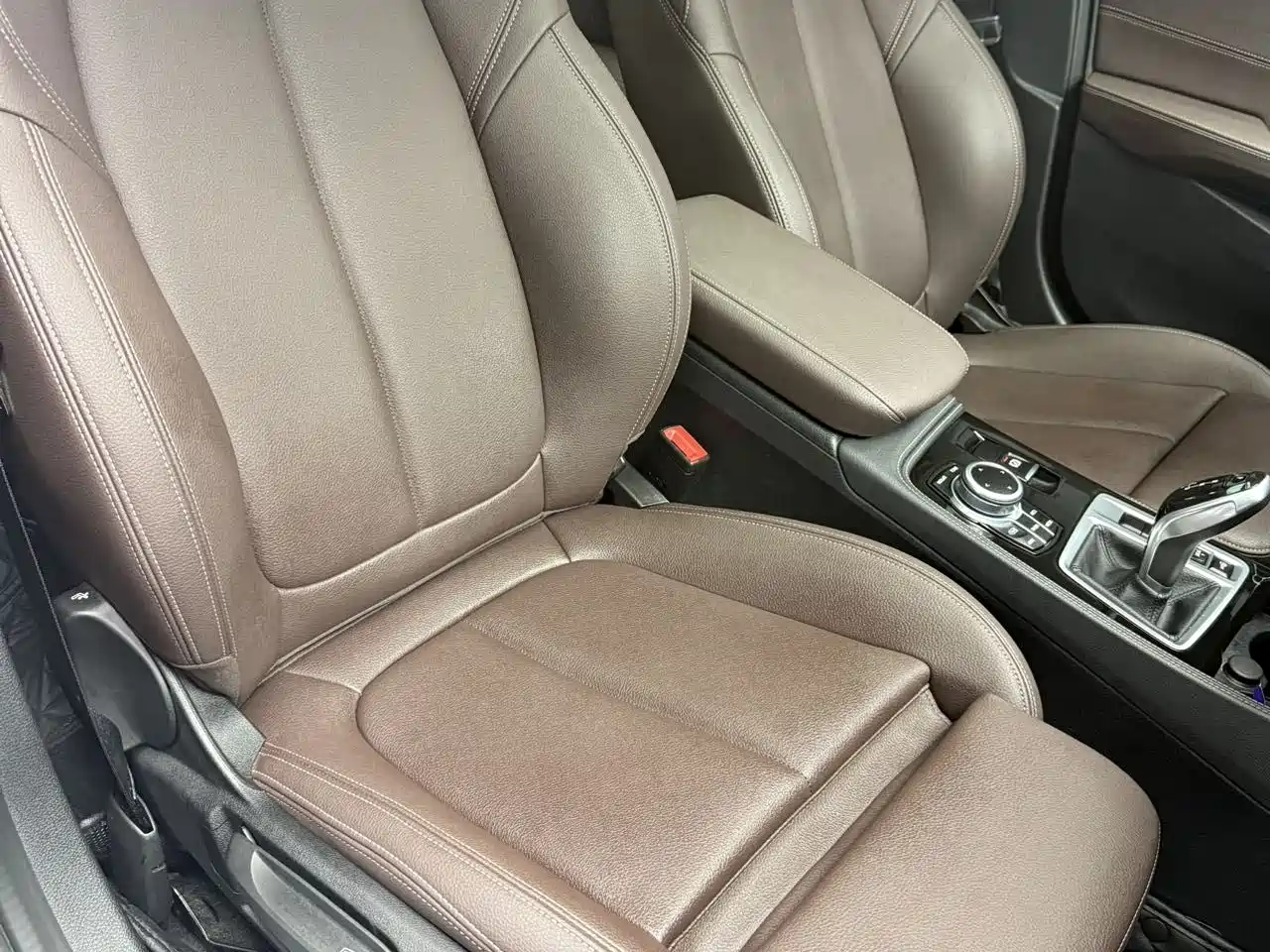 BMW 1 Series 2021 120i M Sport Shadow Edition фото 11