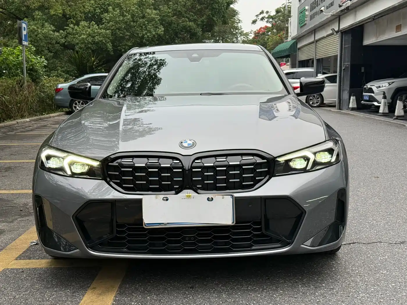 BMW 3 Series 2023 325Li M Sport Black Night Package фото 3