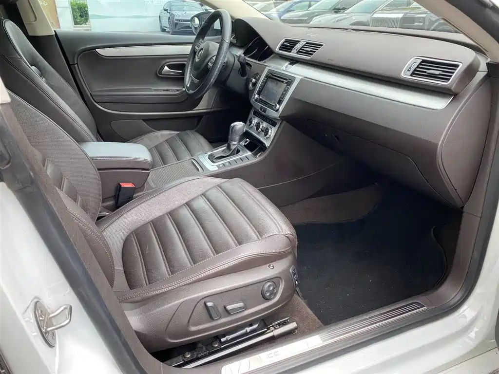 Volkswagen FAW-Volkswagen CC 2016 Model 1.8TSI Luxury фото 5