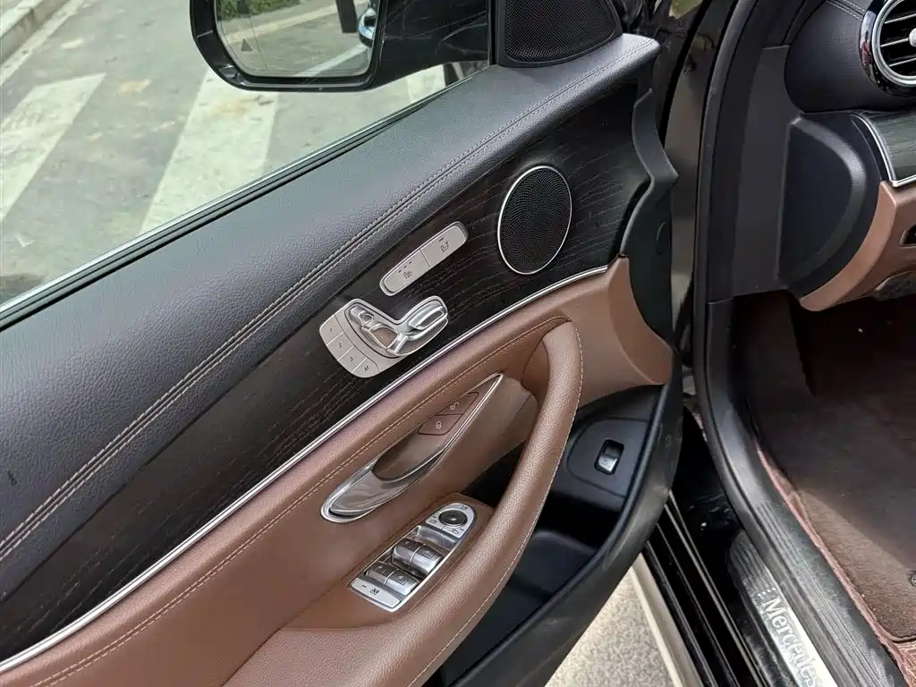 Mercedes-Benz E-Class 2021 E 300 L Sport Luxury Edition фото 6