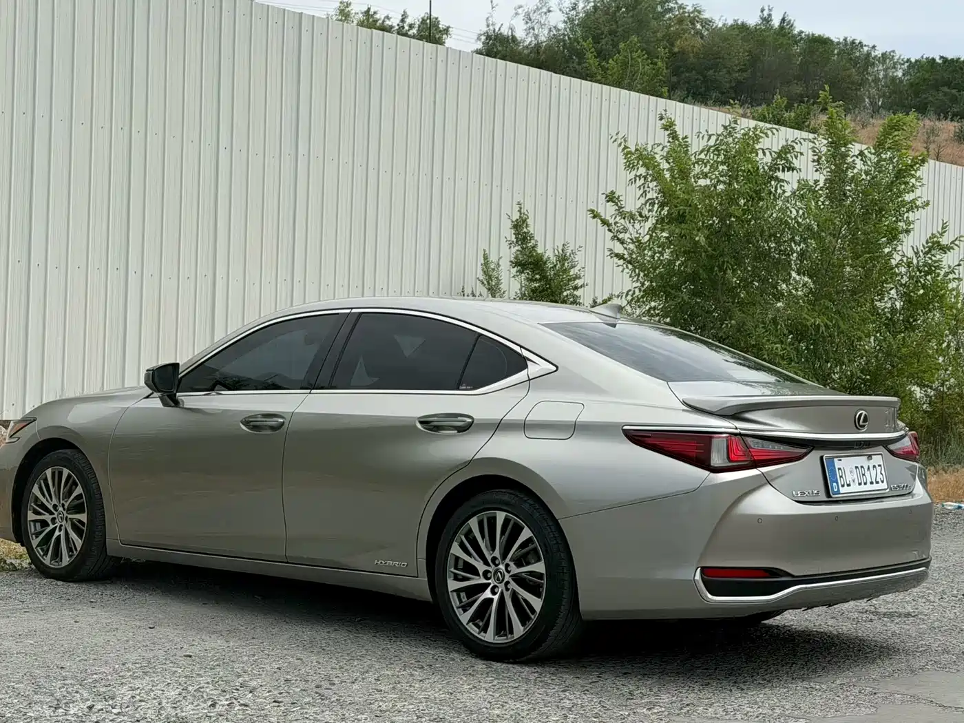 Photo 7 - Lexus ES