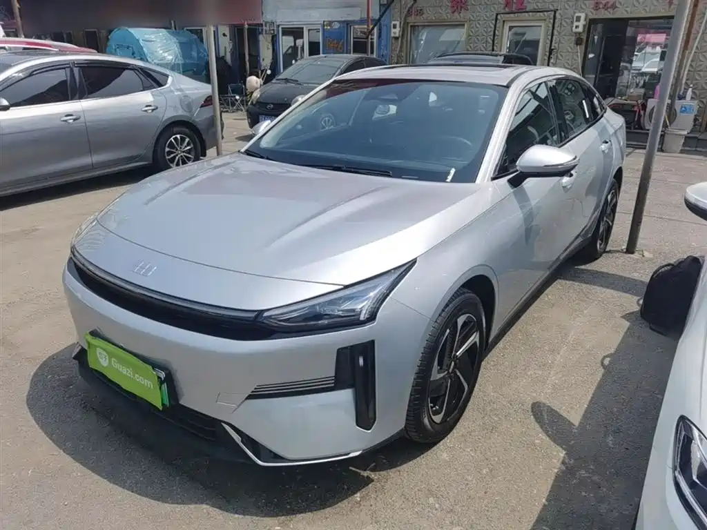 Geely Galaxy L6 2025 EM-i 140km Starship Edition