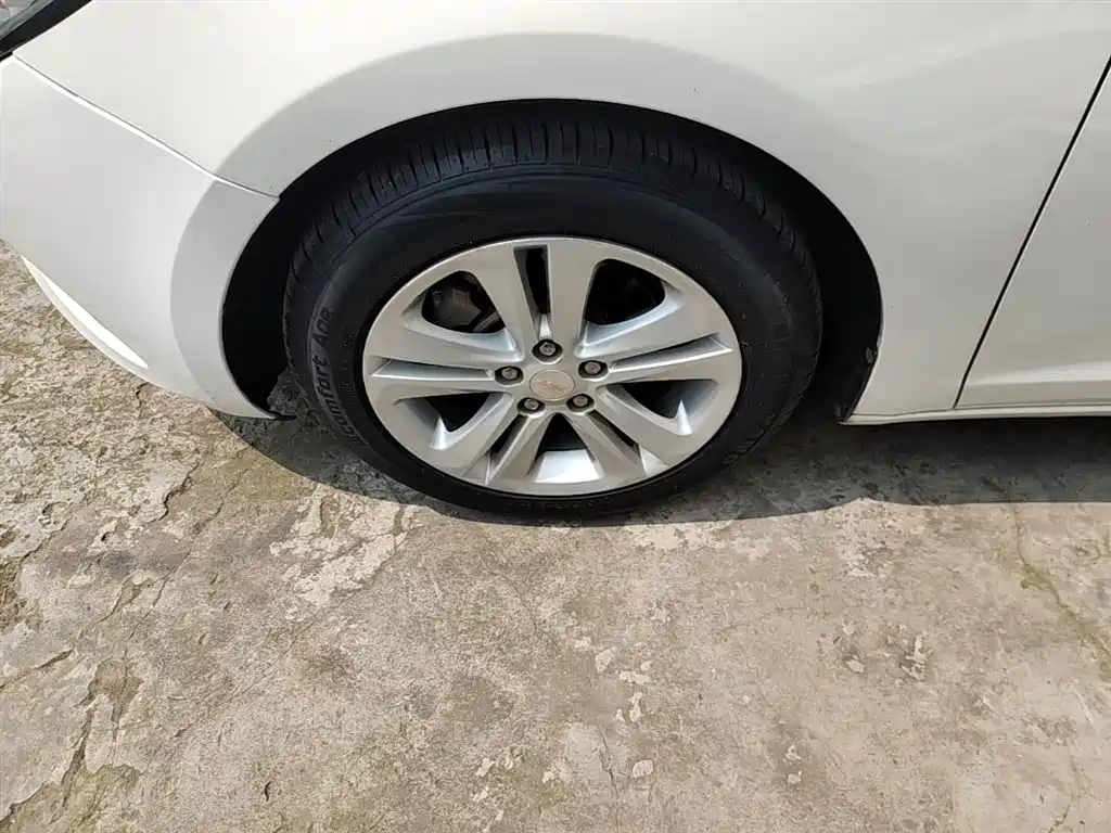 Chevrolet Cruze 2016 1.5L Automatic Fashion Sunroof Edition фото 23