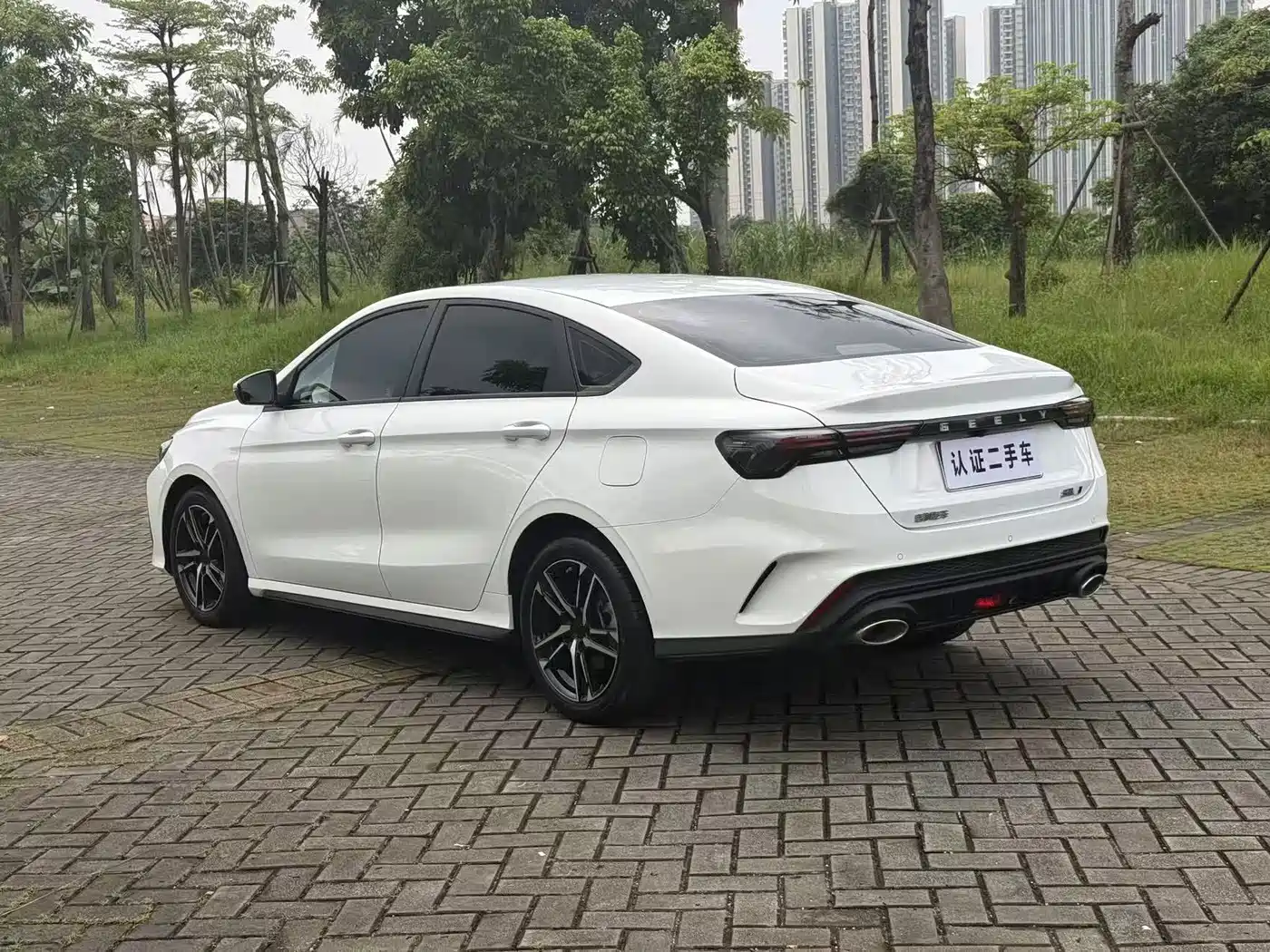 Фото 14 - Geely Binrui