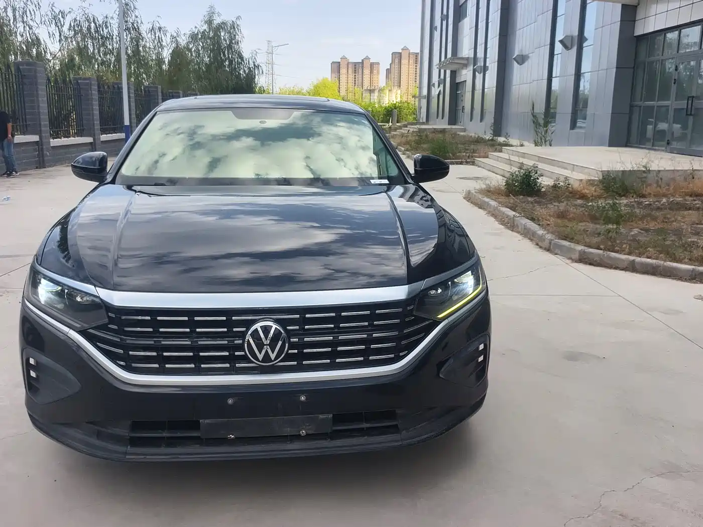 Volkswagen Passat 2022 280TSI Business Edition фото 2