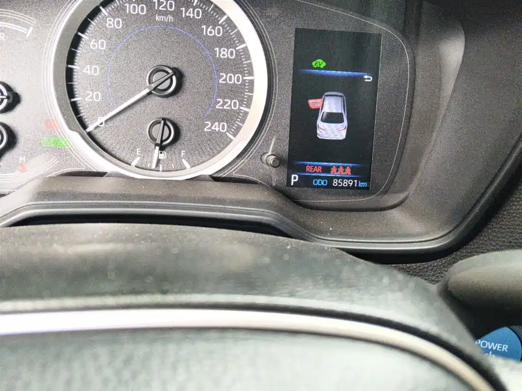 Toyota Corolla 2021 Hybrid 1.8L E-CVT Elite Edition фото 5