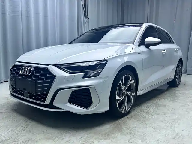 Audi A3 2022 Sportback 35 TFSI Luxury Sport — фото 1
